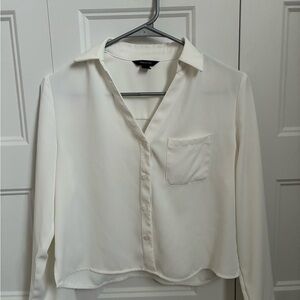 RW&CO Cream Long Sleeve Crop Button Down Shirt
